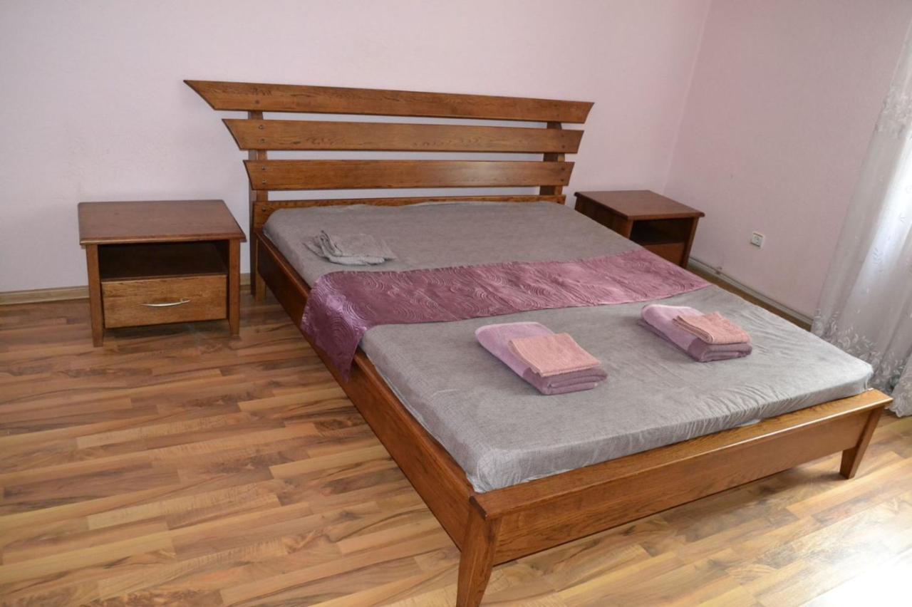 Квартира Двохкімнатна Фонтан Apartment Kamianets Podilskyi Bagian luar foto